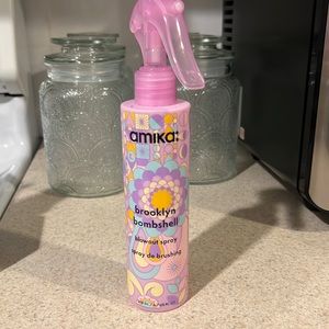 Amika Brooklyn bombshell